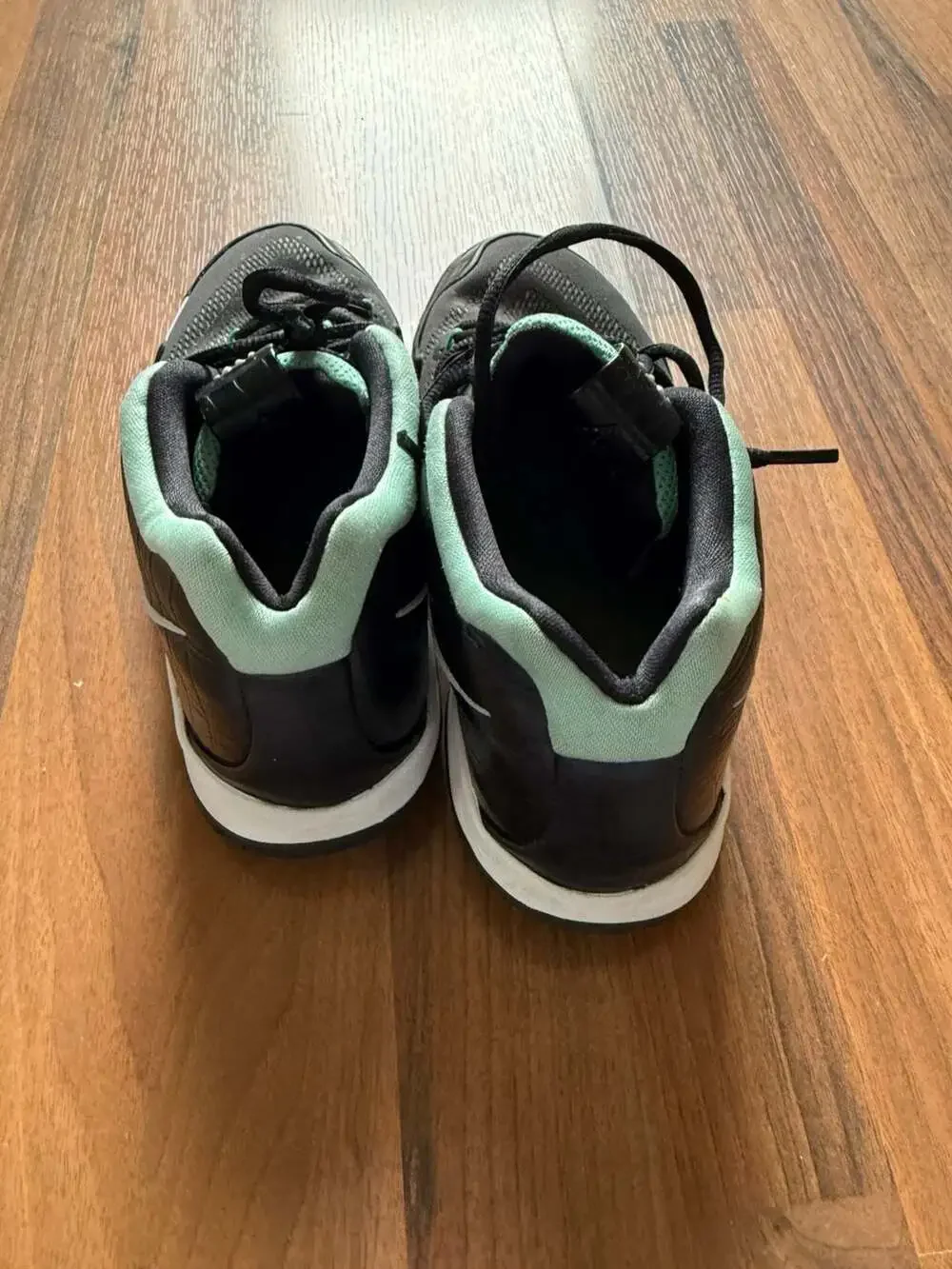 Nike Kyrie 4 GS Tiffany Tropical Twist Black Metallic Silver AA2897-390 Size 7Y